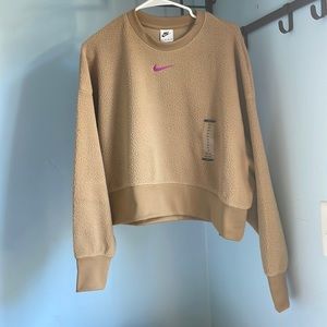 Nwt Nike fluffy crewneck